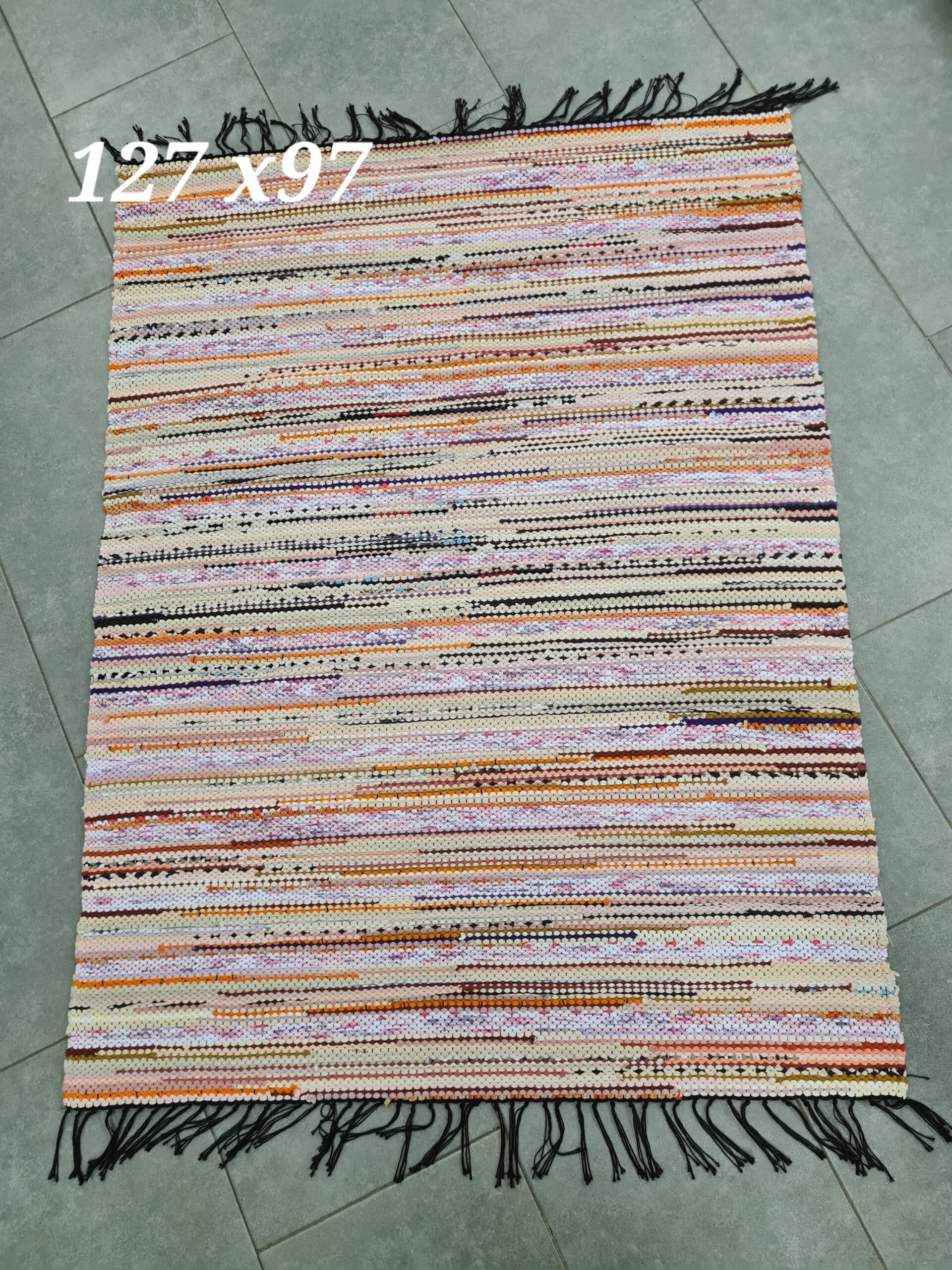 Kaltsuvaip (beež-kirju, 127 x 97 cm)