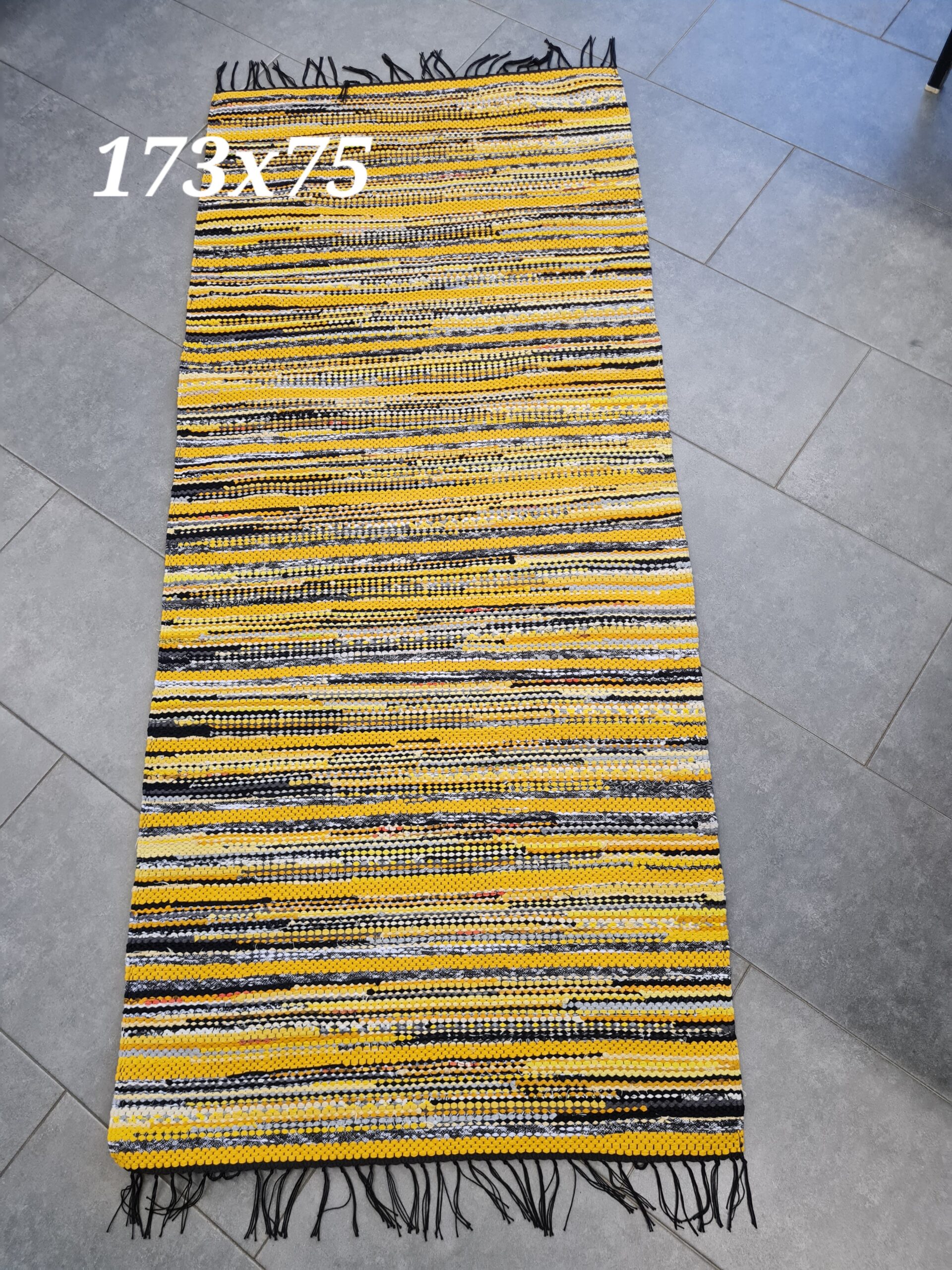 Kaltsuvaip (kollane-must-hall, 173 x 75 cm)