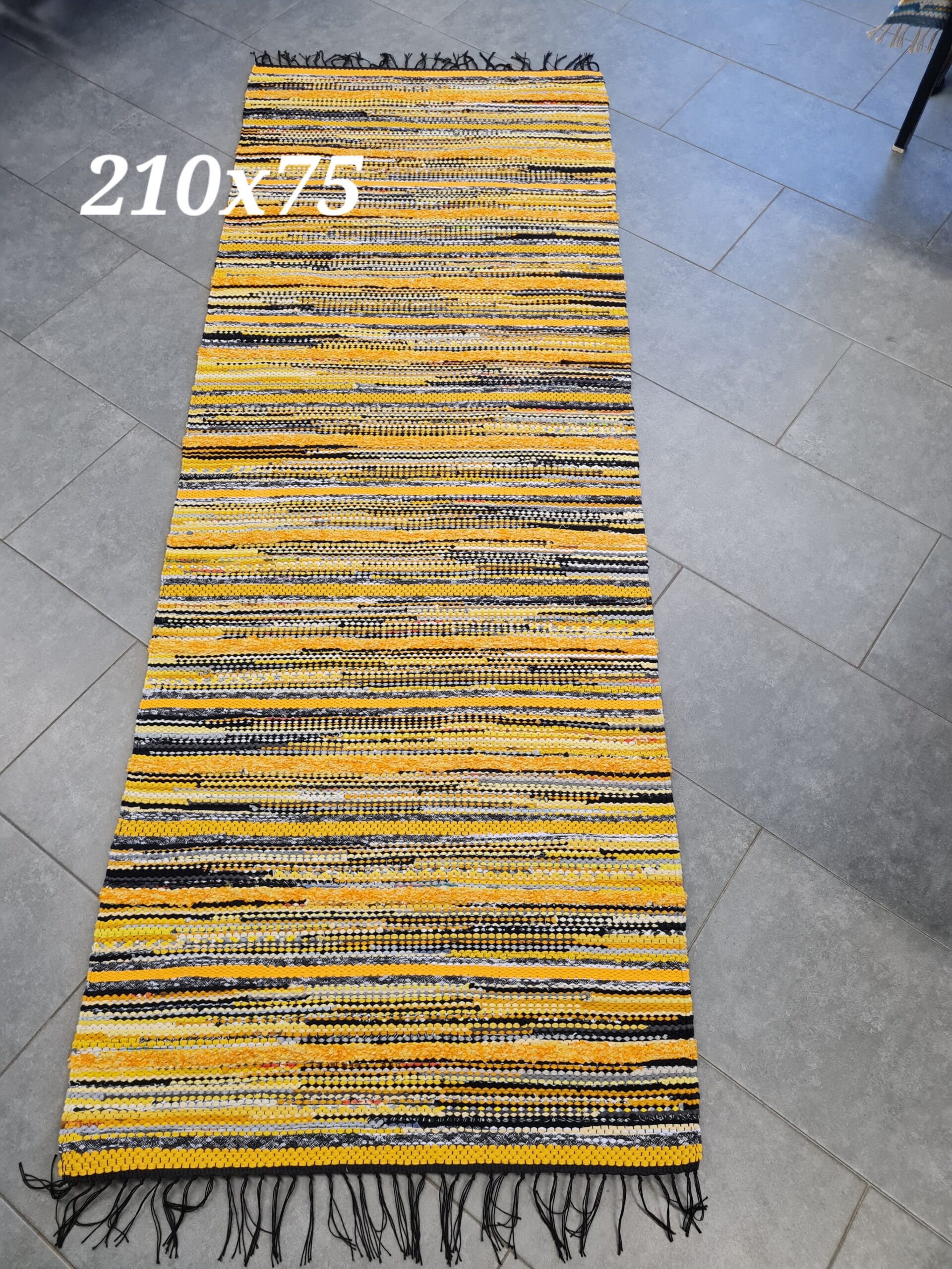 Kaltsuvaip (kollane-must-hall, 210 x 75 cm)