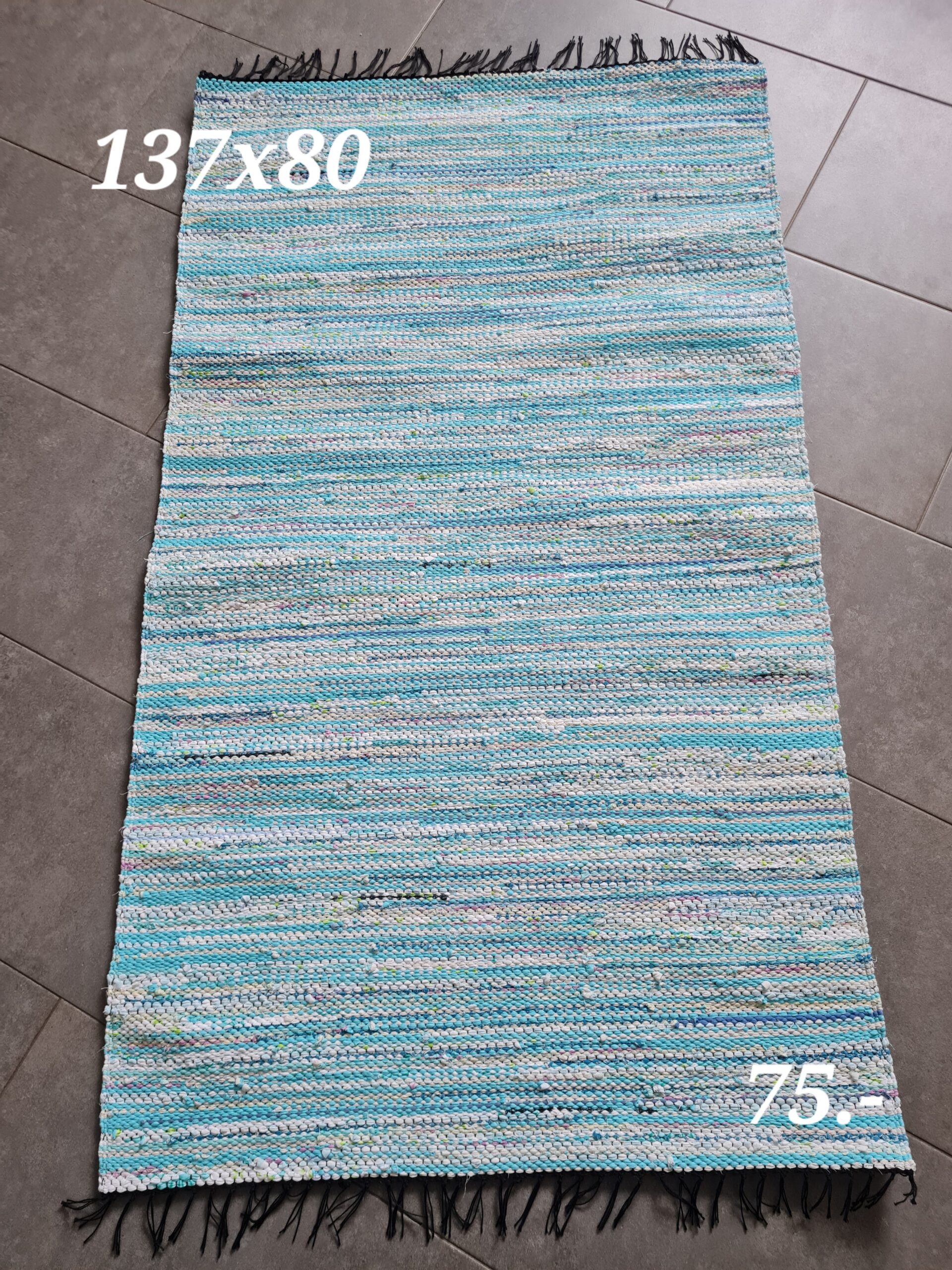 Kaltsuvaip (helesinine-valge, 137 x 80 cm)