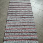Kaltsuvaip (halltriip-roosa-kirju, 230 x 90 cm)
