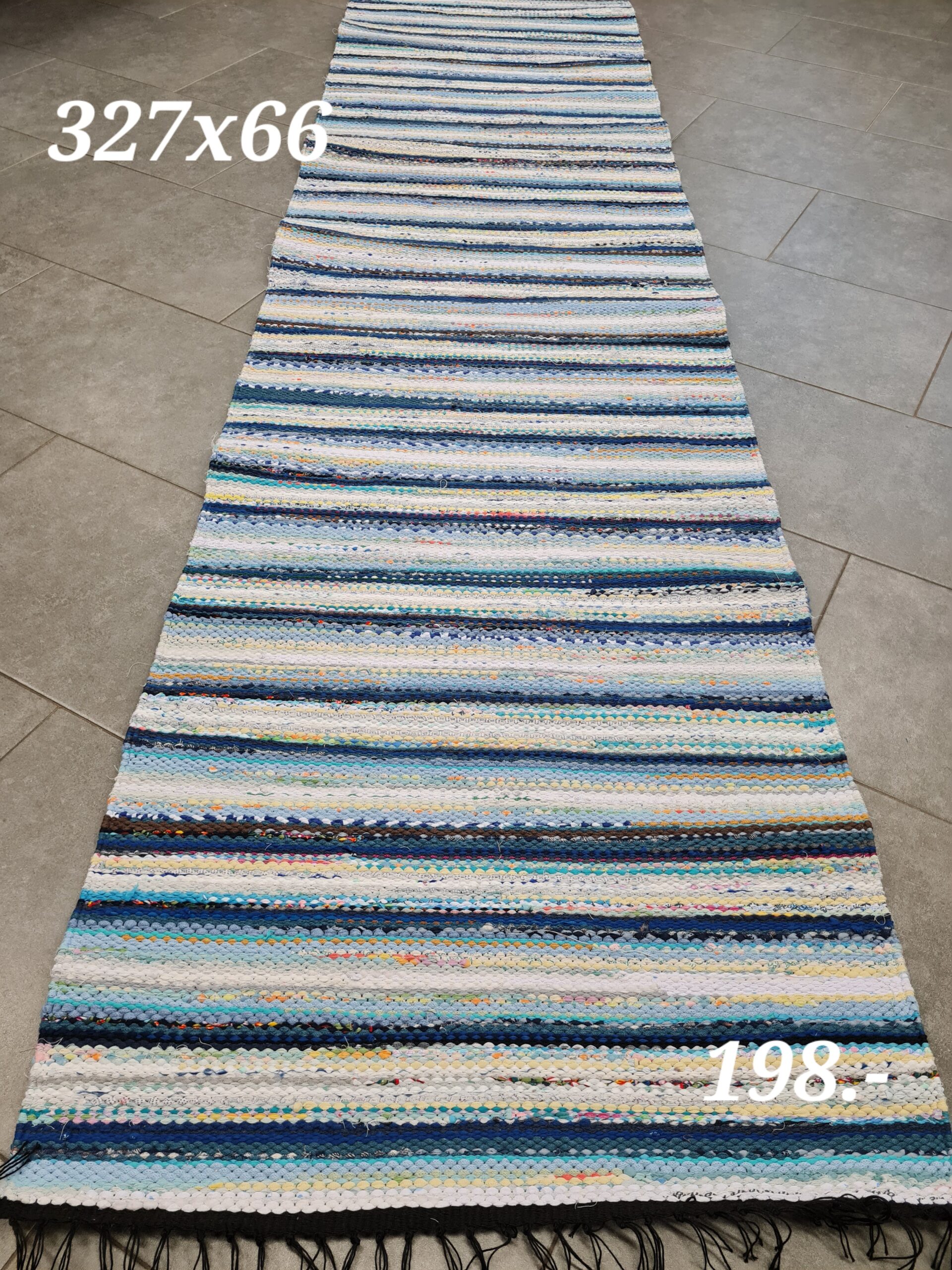 Kaltsuvaip (sinine-valge-helesinine, 327 x 66 cm)