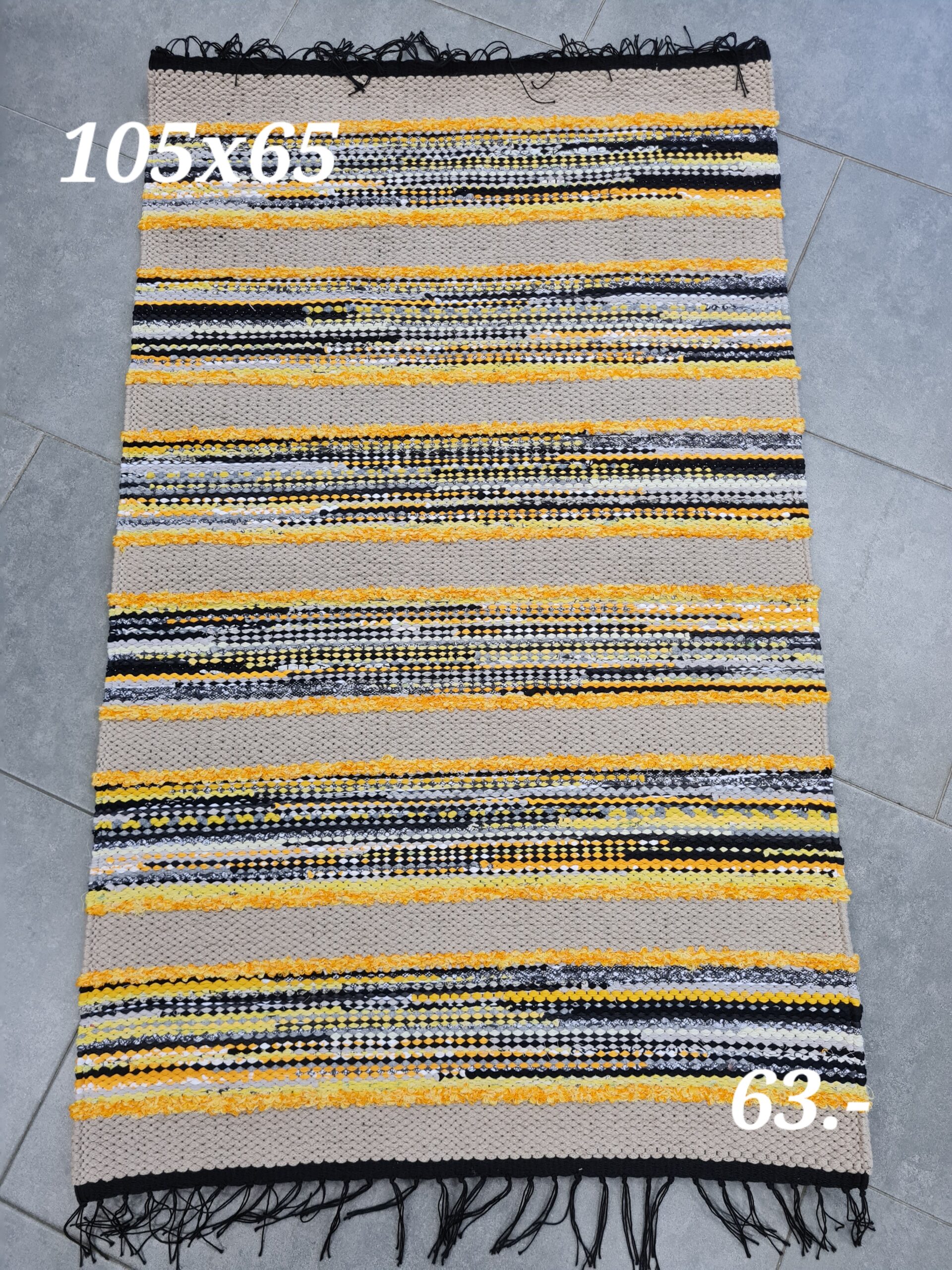 Kaltsuvaip (must-kollane-beež triip, 105 x 65 cm)