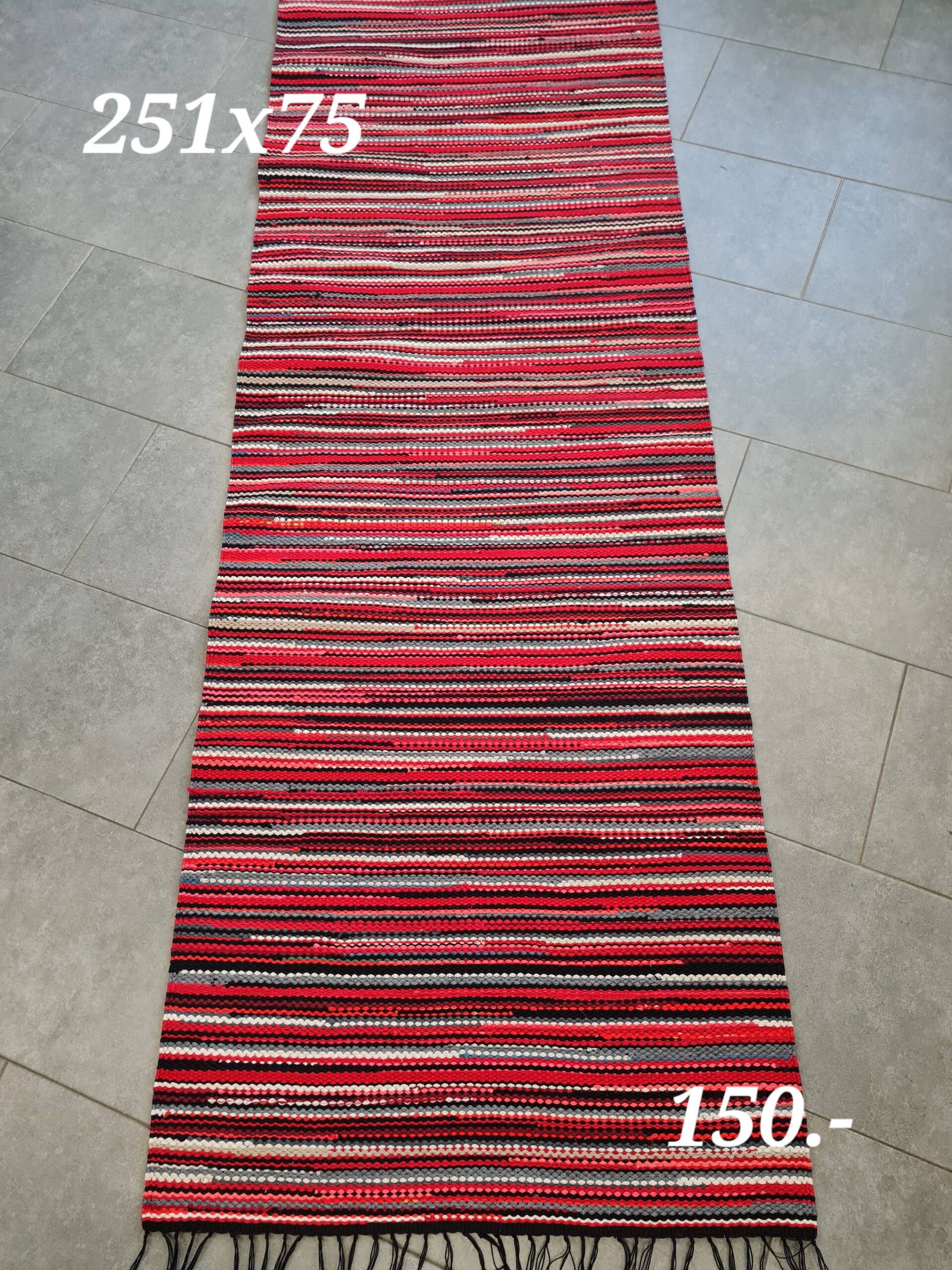 Kaltsuvaip (punane-hall-must-kirju, 251 x 75 cm)