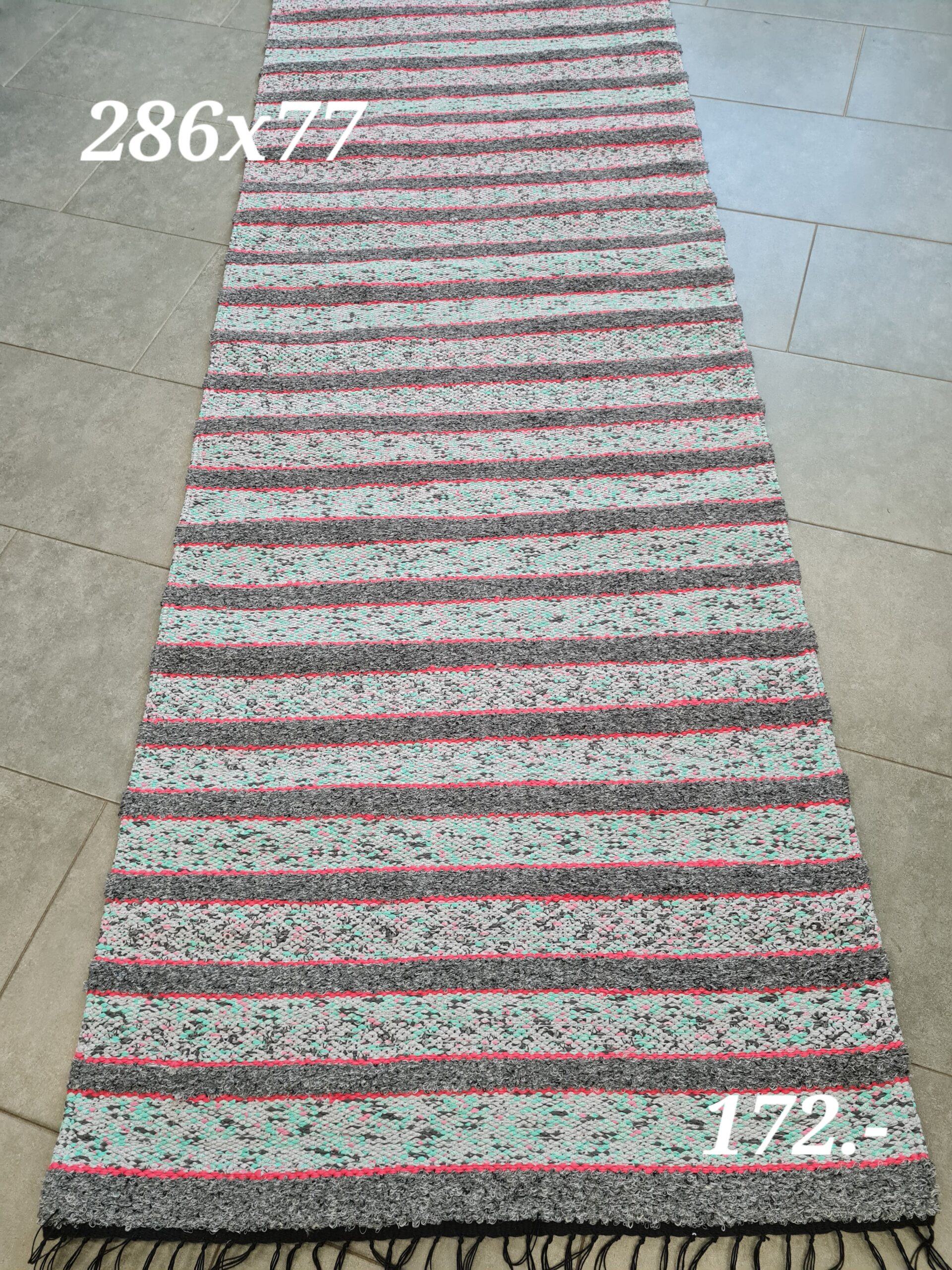 Kaltsuvaip (hall-triip-roosa-hall kirju, 286 x 77 cm)