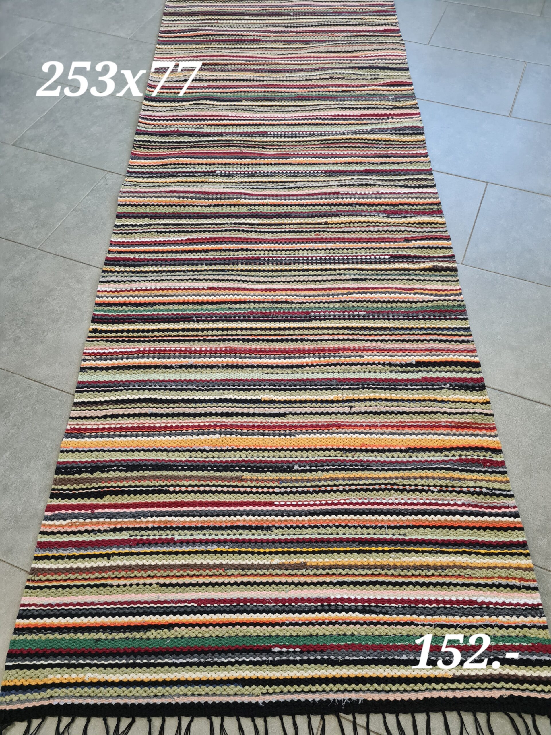 Kaltsuvaip (roheline-pastelltoonid-must, 253 x 77 cm)