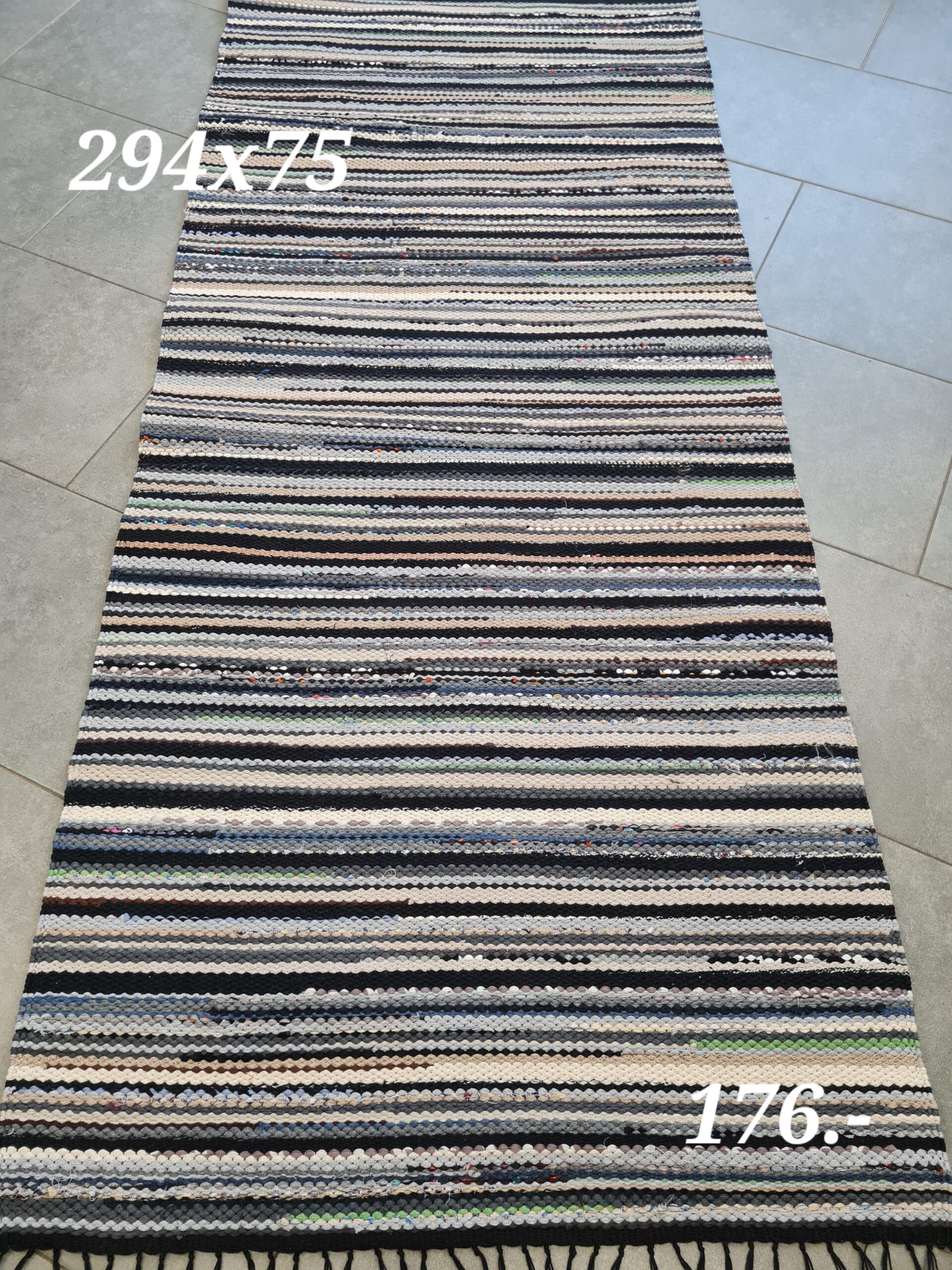 Kaltsuvaip (must-hall-sinine-beež, 294 x 75 cm)