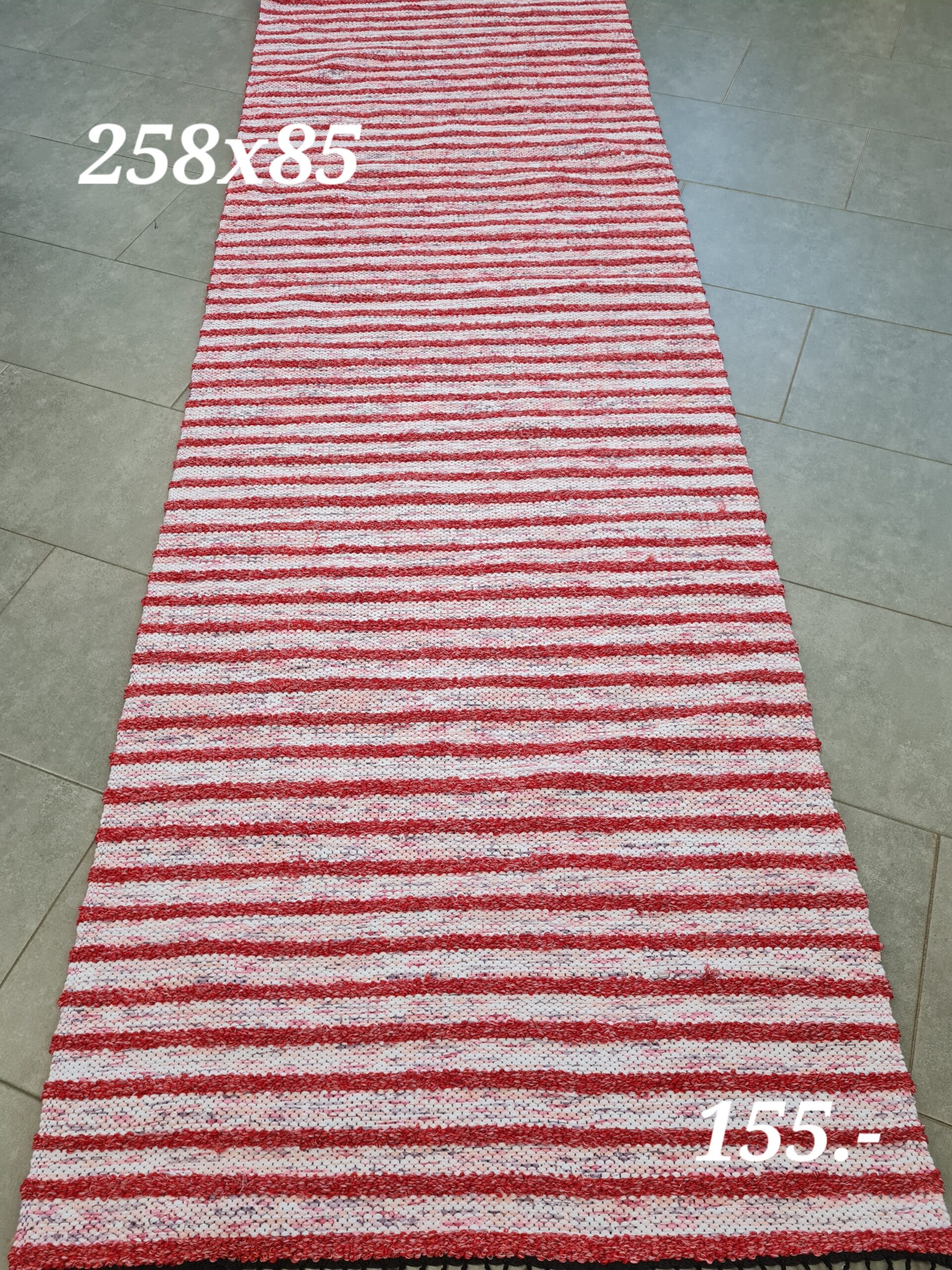 Kaltsuvaip (punane-kirju-triip, 258 x 85 cm)