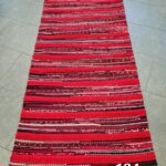 Kaltsuvaip (punane-hall-must, 233 x 70 cm)