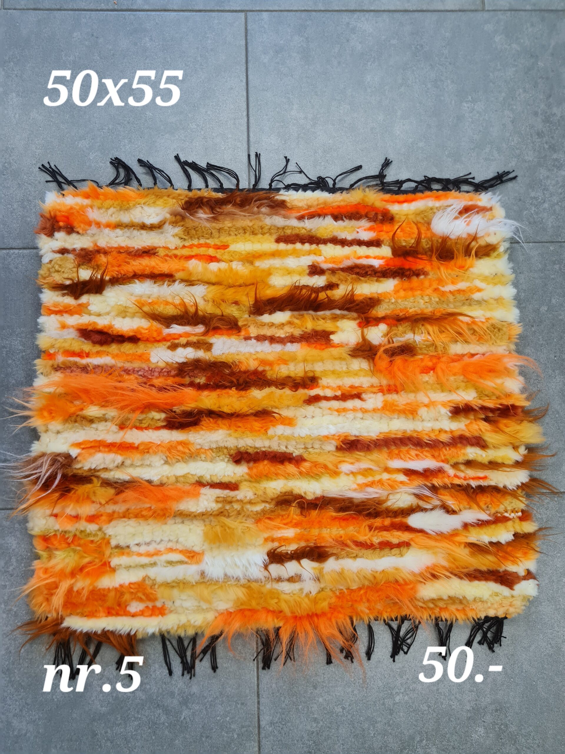 Istmik (oranž-valge, 50 x 55 cm, nr 5)