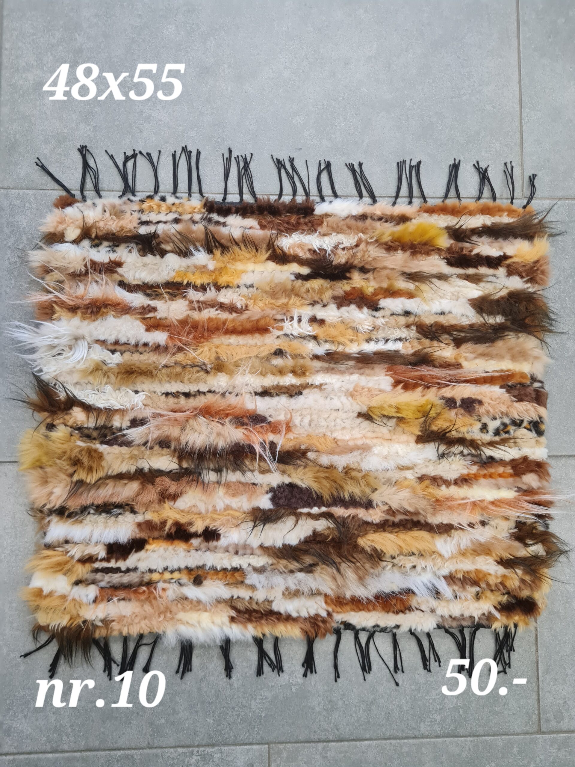 Istmik (pruun-valge-beež, 48 x 55 cm, nr 10)