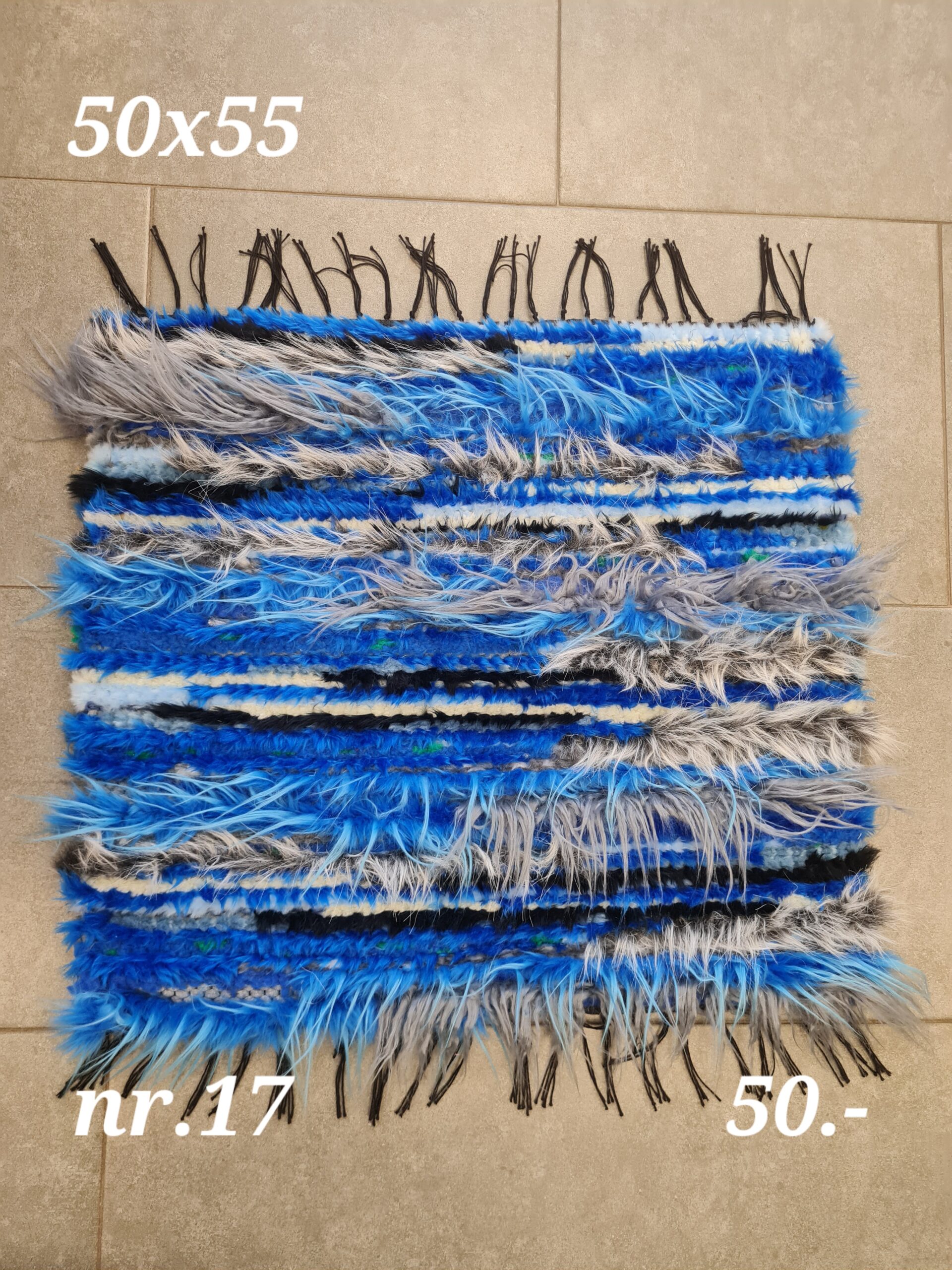 Istmik (sinine-hall, 50 x 55 cm, nr 17)